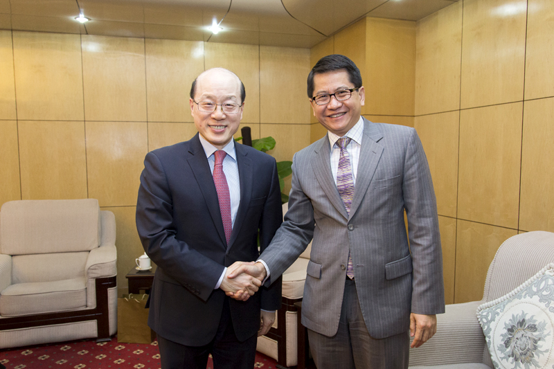 刘结一会见新加坡驻华大使罗家良(2018.04.18)_2018年文献_中国台湾网